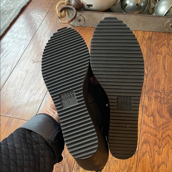 Eileen Fischer Witty Crisscross Wedge Leather Sandal Black Size 7 - Picture 8 of 9